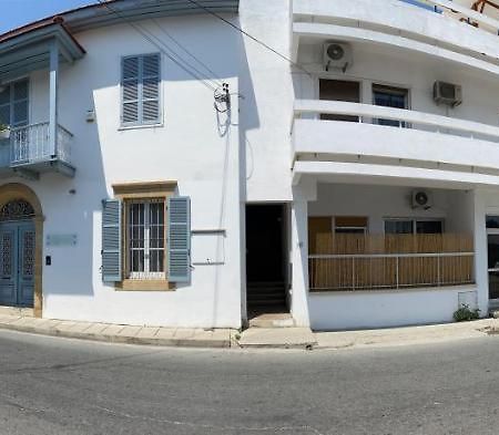 Albergue Past Or Trail Lárnaca Exterior foto